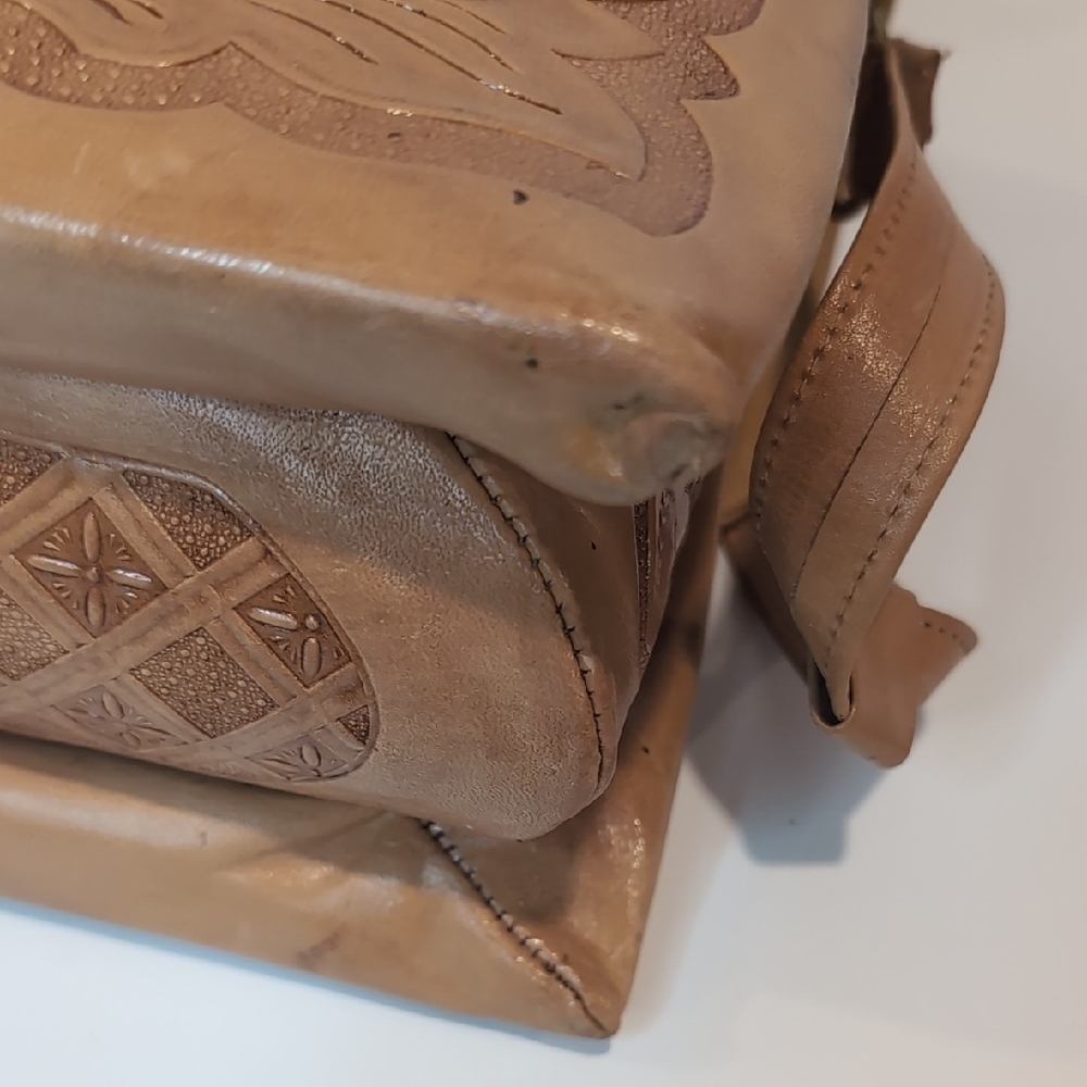 Vintage Hand Tooled Shoulder Bag Purse - Picture 16 of 16